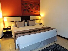 Mondrian Suite Hotel