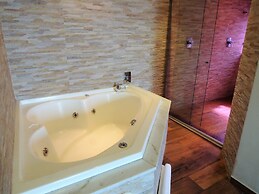 Mondrian Suite Hotel