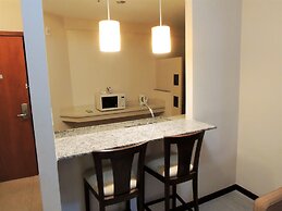 Mondrian Suite Hotel