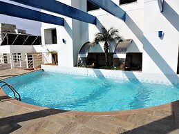 Mondrian Suite Hotel