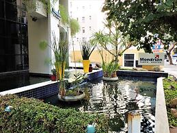 Mondrian Suite Hotel