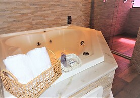 Mondrian Suite Hotel