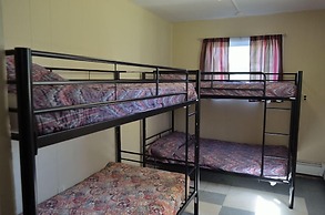 Bent Prop Inn & Hostel Downtown