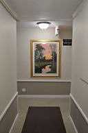 Bent Prop Inn & Hostel Downtown