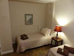 Bent Prop Inn & Hostel Downtown