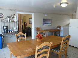 Bent Prop Inn & Hostel Downtown