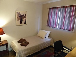 Bent Prop Inn & Hostel Downtown