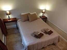 Bent Prop Inn & Hostel Downtown