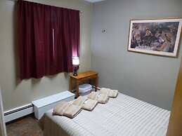 Bent Prop Inn & Hostel Downtown