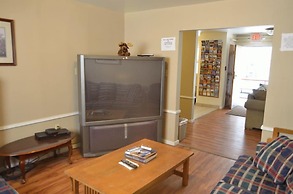 Bent Prop Inn & Hostel Downtown