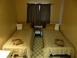 Bent Prop Inn & Hostel Downtown