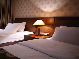 Orient Hotel & Resort