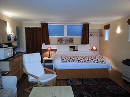 Above The Inlet B&B and Vacation Rental