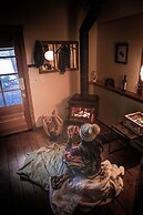 Tranquility Bay Waterfront Inn