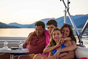 Tranquility Bay Waterfront Inn