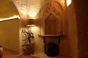 Anitya Cave House