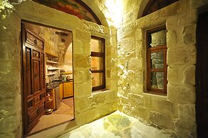 Anitya Cave House