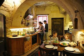 Anitya Cave House