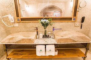 Imperial Cave Suites & Spa