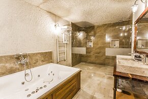 Imperial Cave Suites & Spa