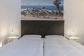 Beach Hotel California