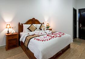 Aristocrat Residence & Hotel