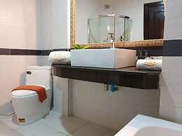 Aristocrat Residence & Hotel