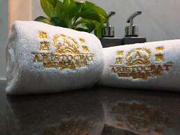 Aristocrat Residence & Hotel