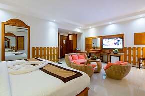 Aristocrat Residence & Hotel