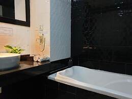 Aristocrat Residence & Hotel