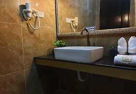 Aristocrat Residence & Hotel