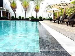 Aristocrat Residence & Hotel