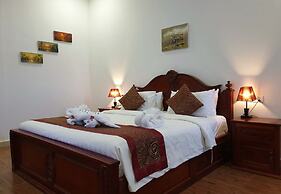 Aristocrat Residence & Hotel