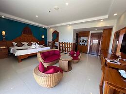 Aristocrat Residence & Hotel