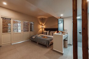 Eliros Mare Beachfront Poem Hotel