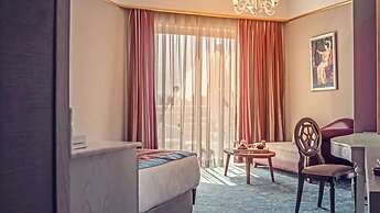 Royal Taj Mahal - All Inclusive