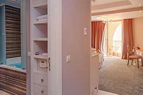 Royal Taj Mahal - All Inclusive