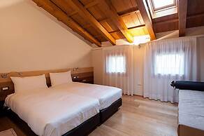 Elliot Osteria e Dormire in collina