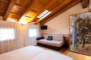 Elliot Osteria e Dormire in collina