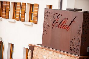 Elliot Osteria e Dormire in collina
