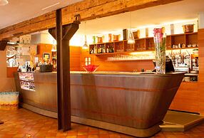 Elliot Osteria e Dormire in collina