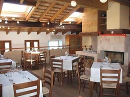 Elliot Osteria e Dormire in collina