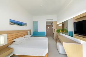 Vrissaki Beach Hotel