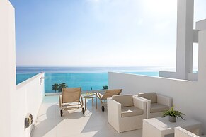 Vrissaki Beach Hotel