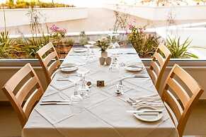 Vrissaki Beach Hotel