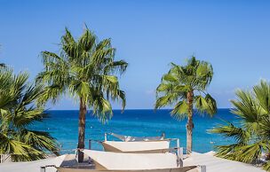 Vrissaki Beach Hotel