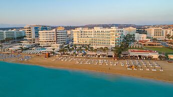 Vrissaki Beach Hotel