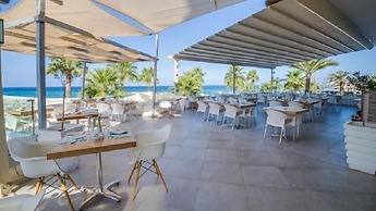 Vrissaki Beach Hotel