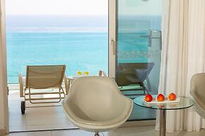 Vrissaki Beach Hotel