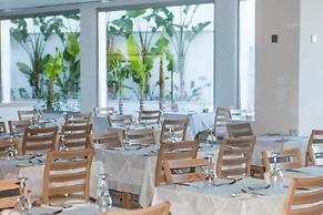 Vrissaki Beach Hotel